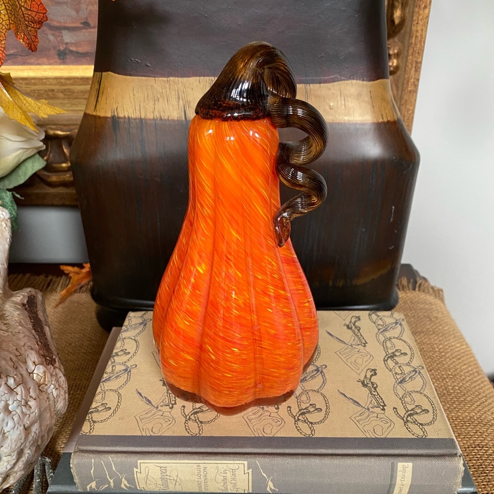 Adorable Glass Pumpkin decor - Picture 9 of 9